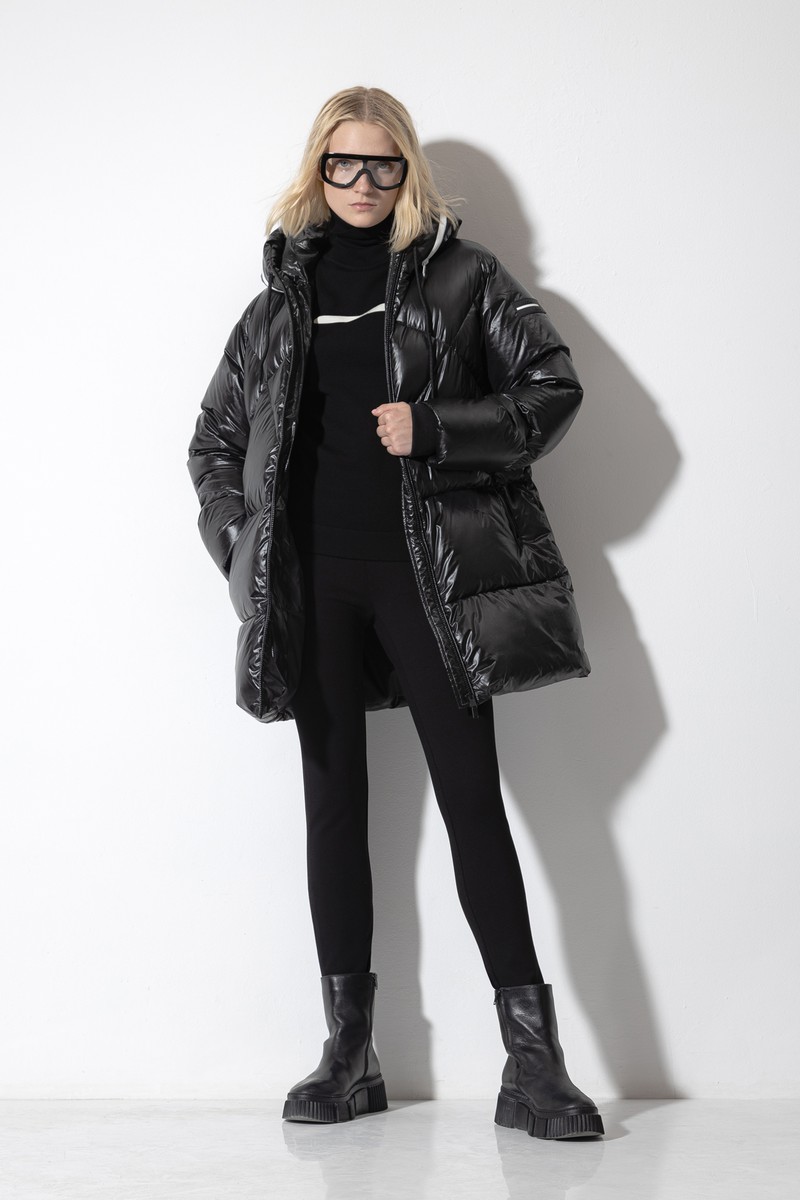 Пуховик VASSA CODE, пол женский, цвет черный, фото №6