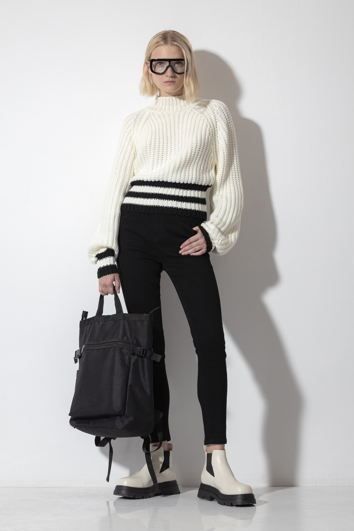 Джемпер крупной вязки VASSA CODE, пол female, цвет white