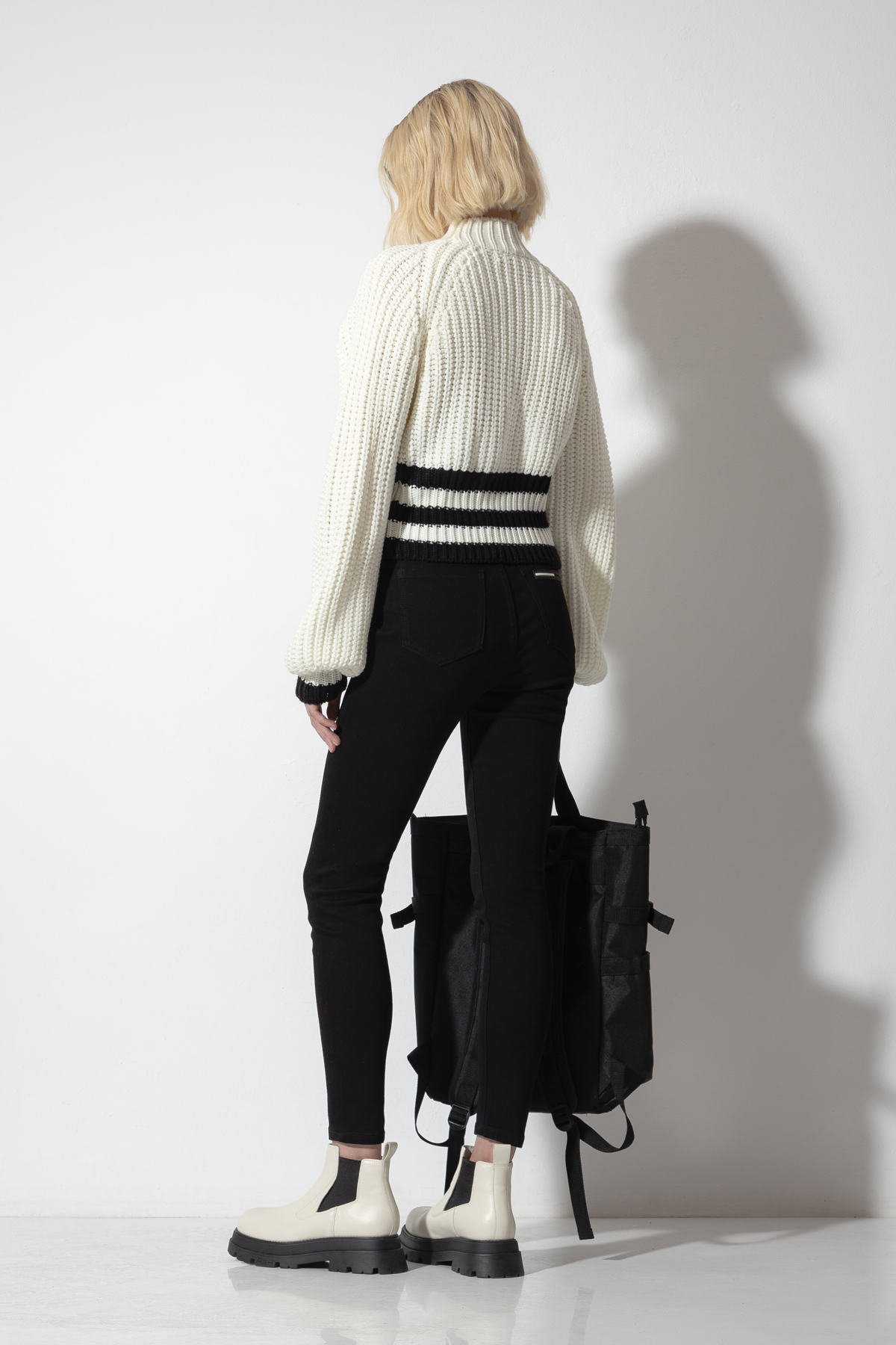 Джемпер крупной вязки VASSA CODE, пол female, цвет white