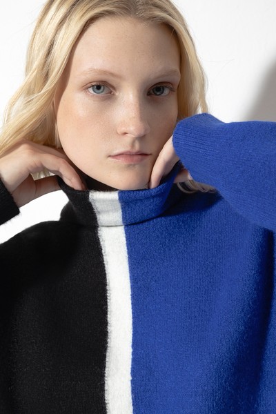 Джемпер с контрастным принтом VASSA CODE, пол женский, цвет синий, фото №3