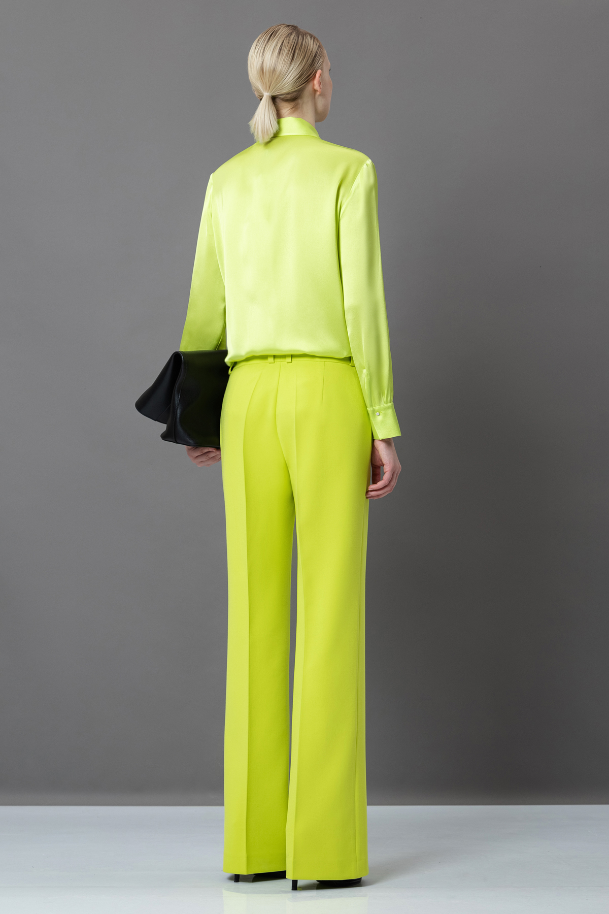 Брюки VASSA&Co, пол женский, цвет желтый