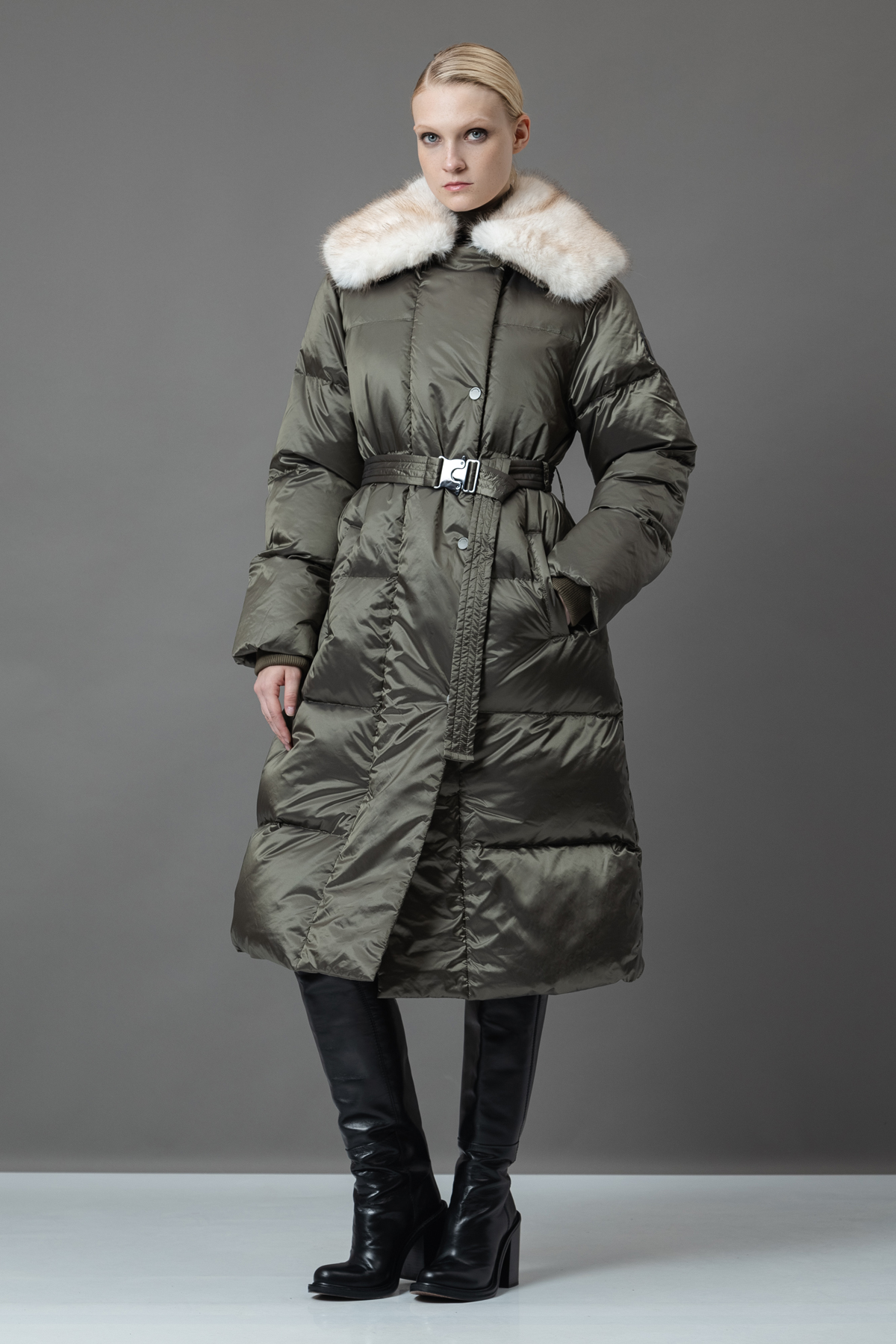 Пуховик со съемным воротником VASSA&Co, пол женский, цвет зеленый