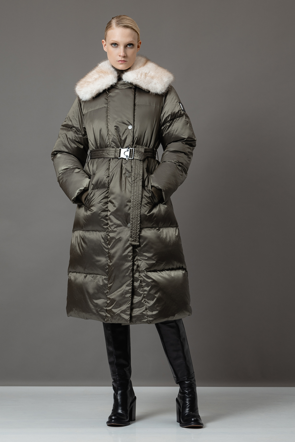 Пуховик со съемным воротником VASSA&Co, пол женский, цвет зеленый