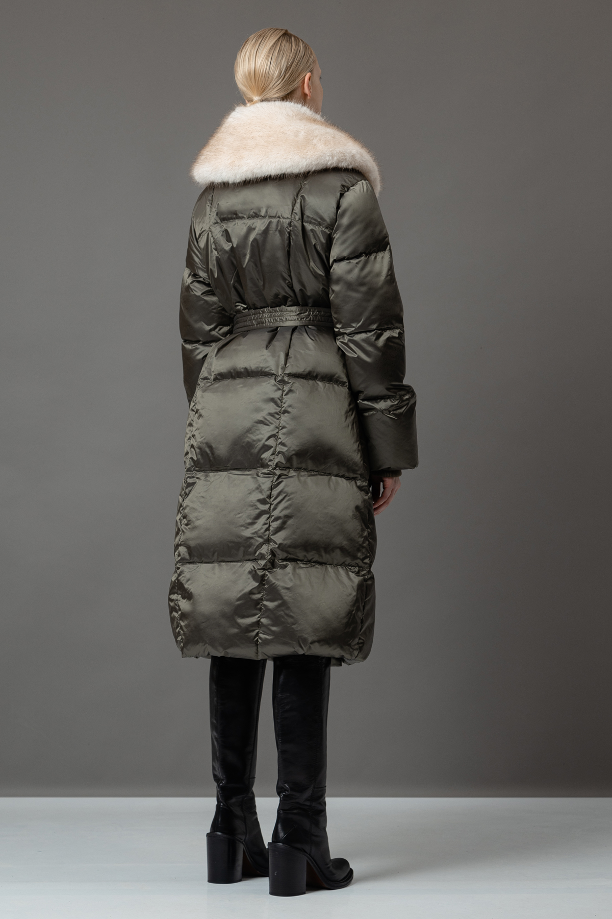 Пуховик со съемным воротником VASSA&Co, пол женский, цвет зеленый