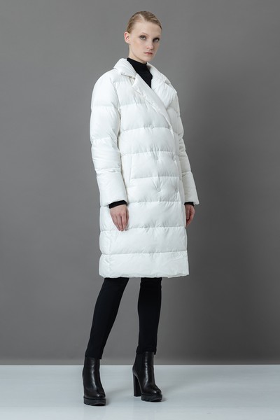 Пуховик с меховым воротником VASSA&Co, пол женский, цвет белый, фото №2