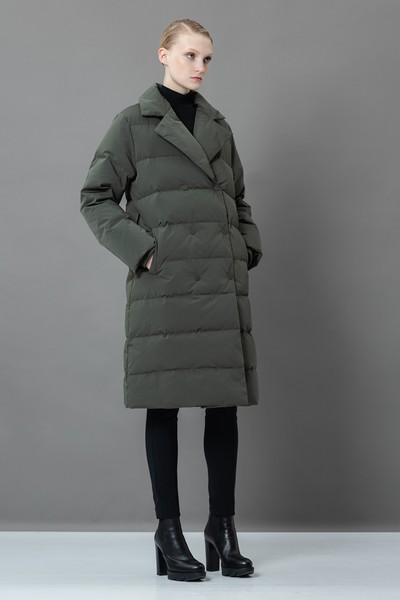 Пуховик с меховым воротником VASSA&Co, пол женский, цвет коричневый, фото №2