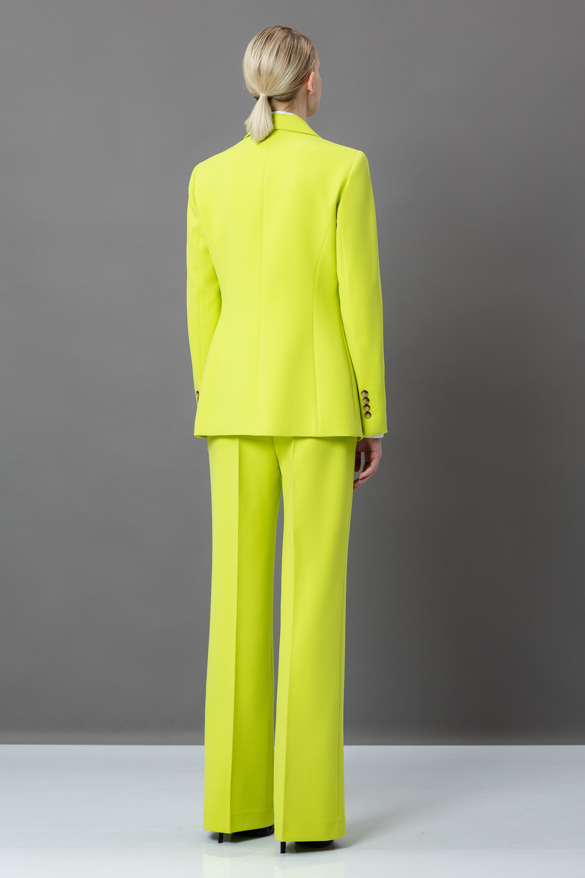 Жакет приталенного кроя VASSA&Co, пол женский, цвет желтый