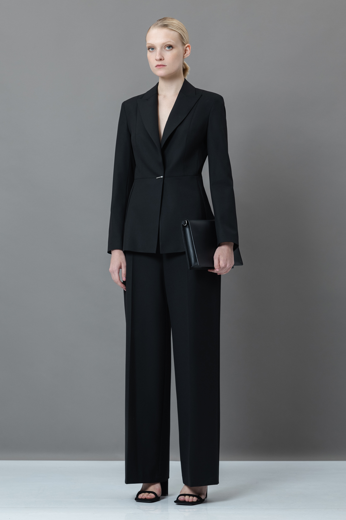 Жакет с фактурными деталями VASSA&Co, пол женский, цвет черный