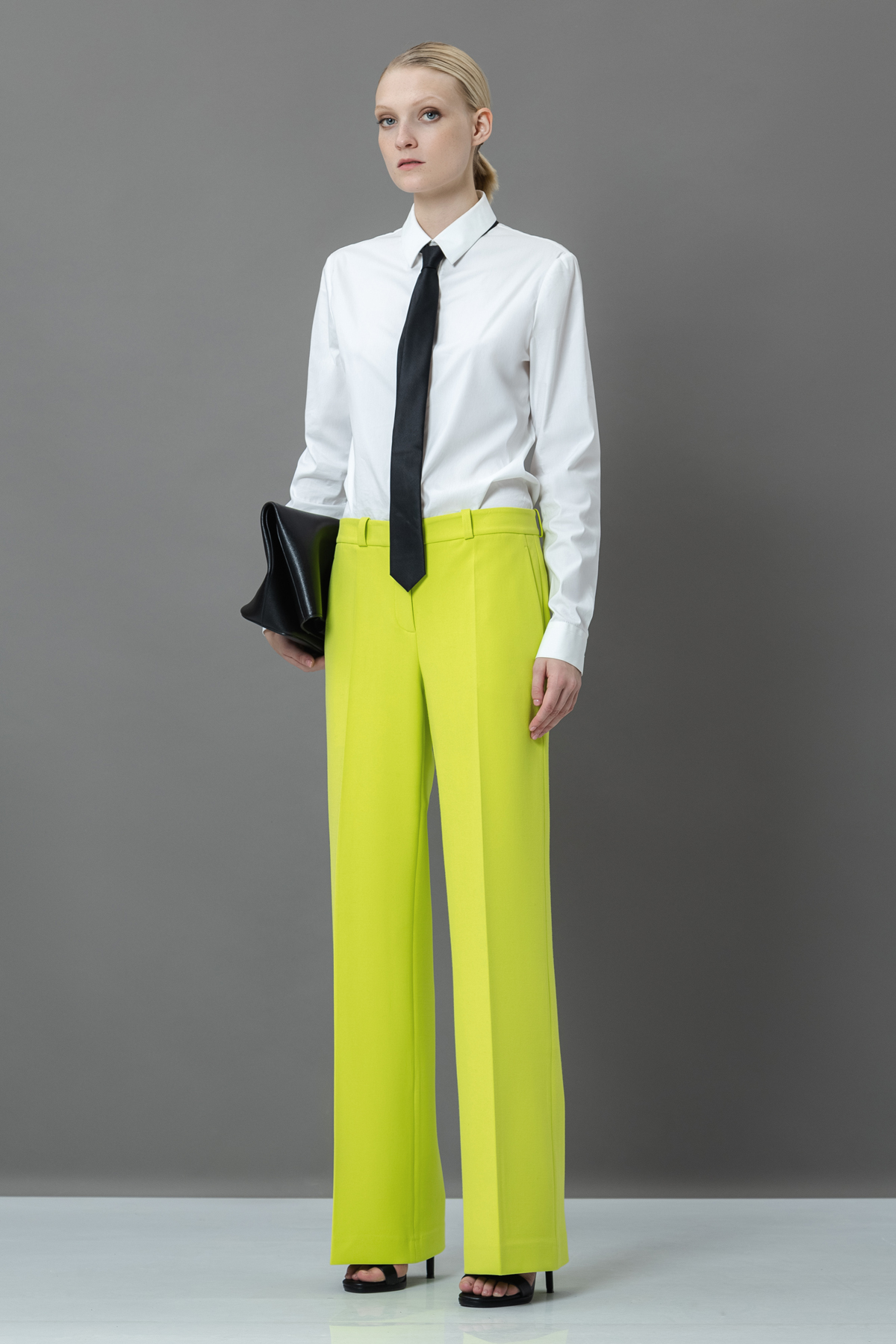 Брюки VASSA&Co, пол женский, цвет желтый