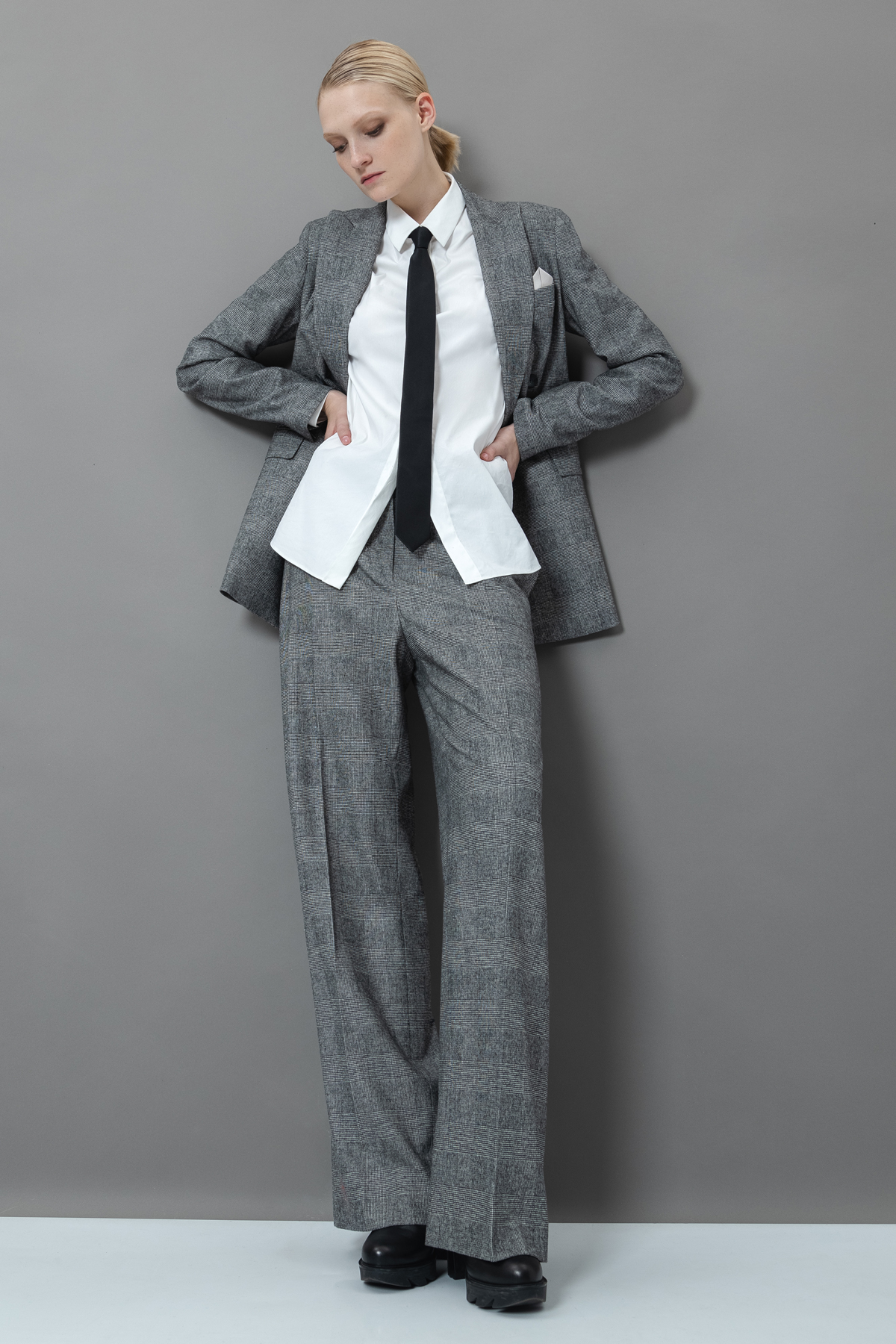 Широкие брюки VASSA&Co, пол женский, цвет серый