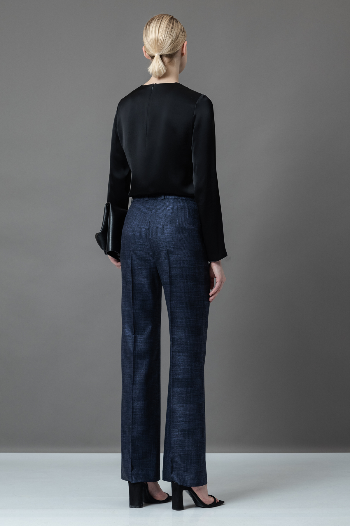 Брюки в клетку VASSA&Co, пол женский, цвет синий