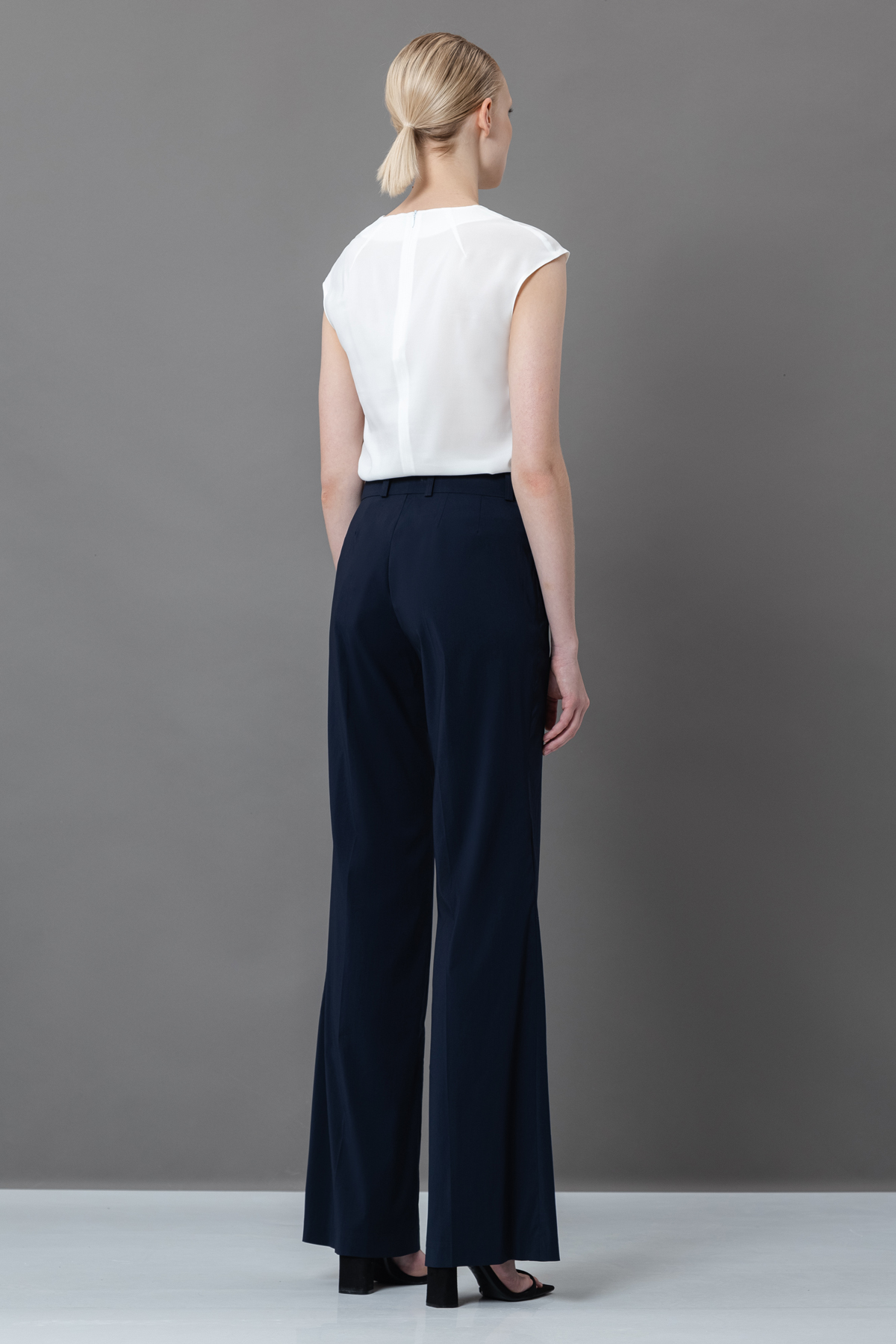 Брюки VASSA&Co, пол female, цвет Синий
