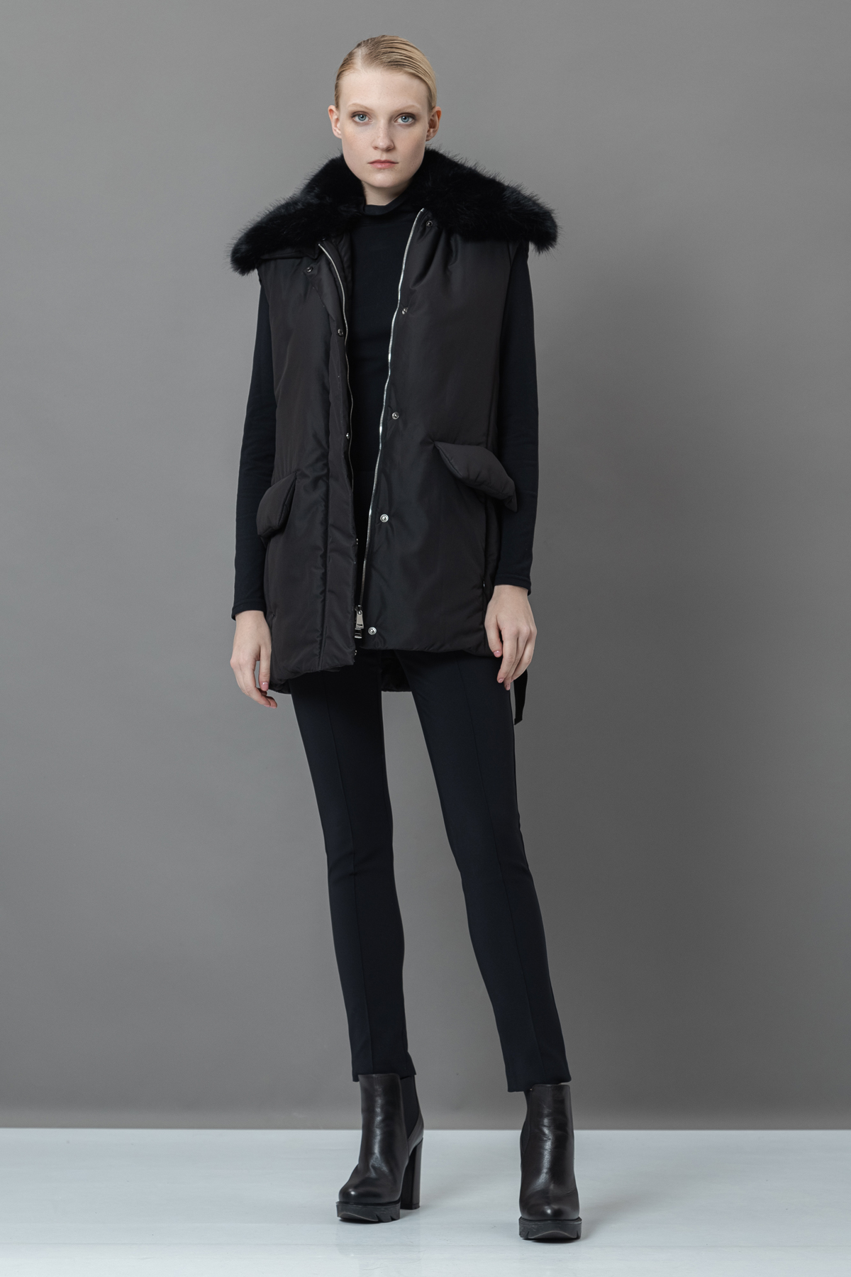 Брюки-леггинсы VASSA&Co, пол женский, цвет черный