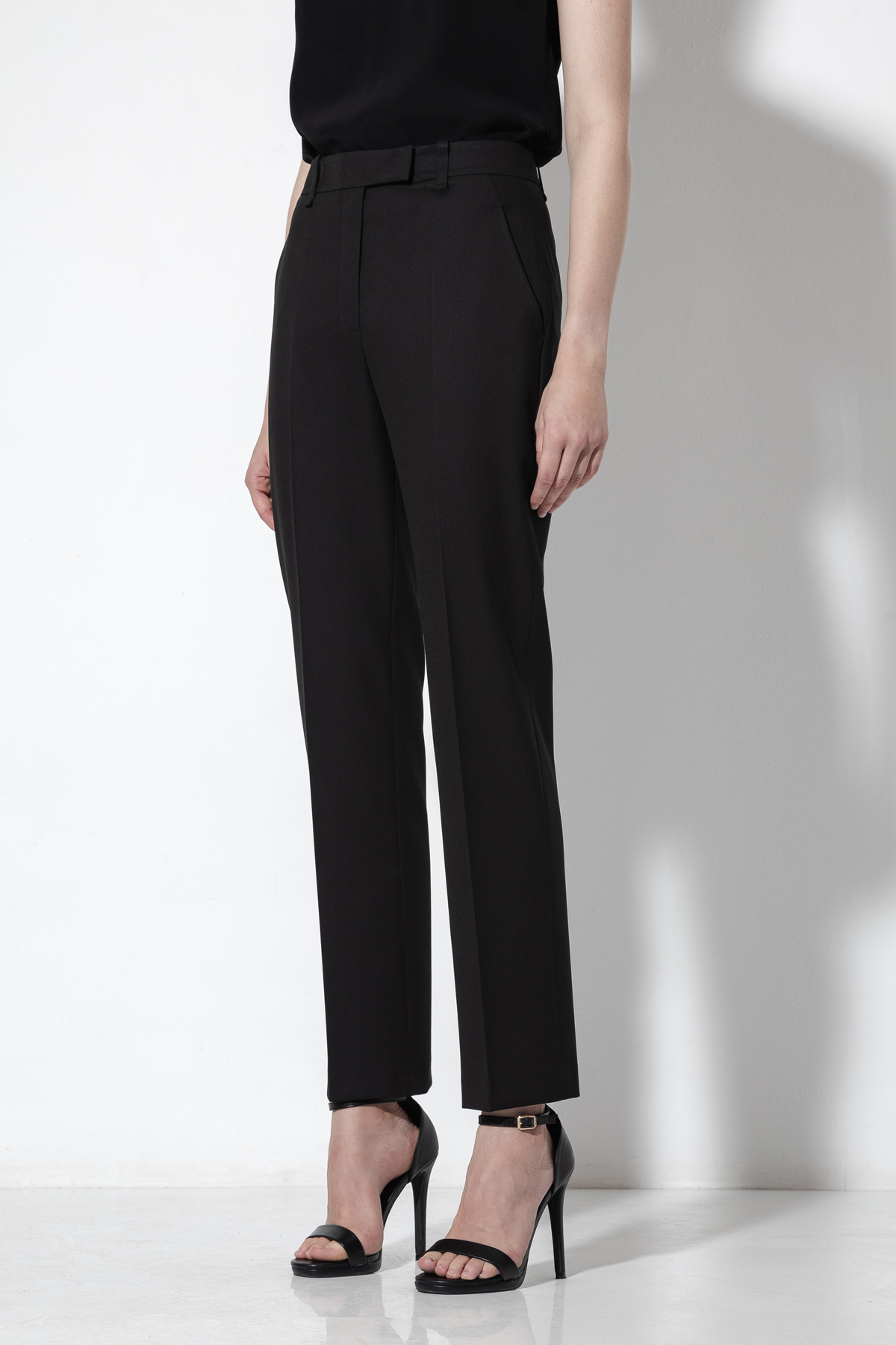 Trousers VASSA&Co, пол female, цвет black