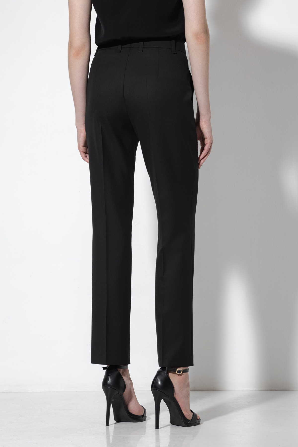 Trousers VASSA&Co, пол female, цвет black