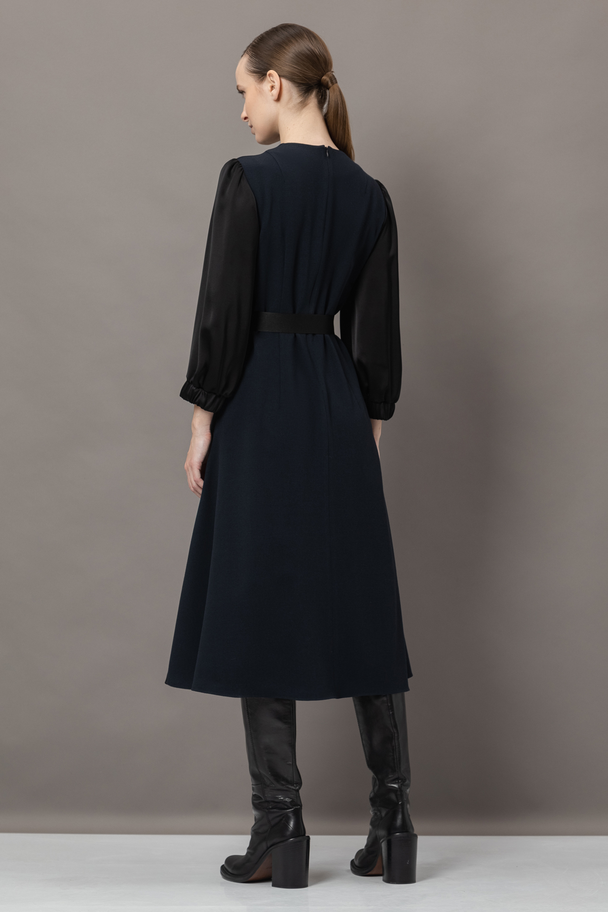 Платье с фактурными деталями VASSA&Co, пол female, цвет серый