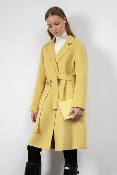 Пальто прямого силуэта на запах с поясом VASSA CODE, пол женский, цвет бежевый, фото №3