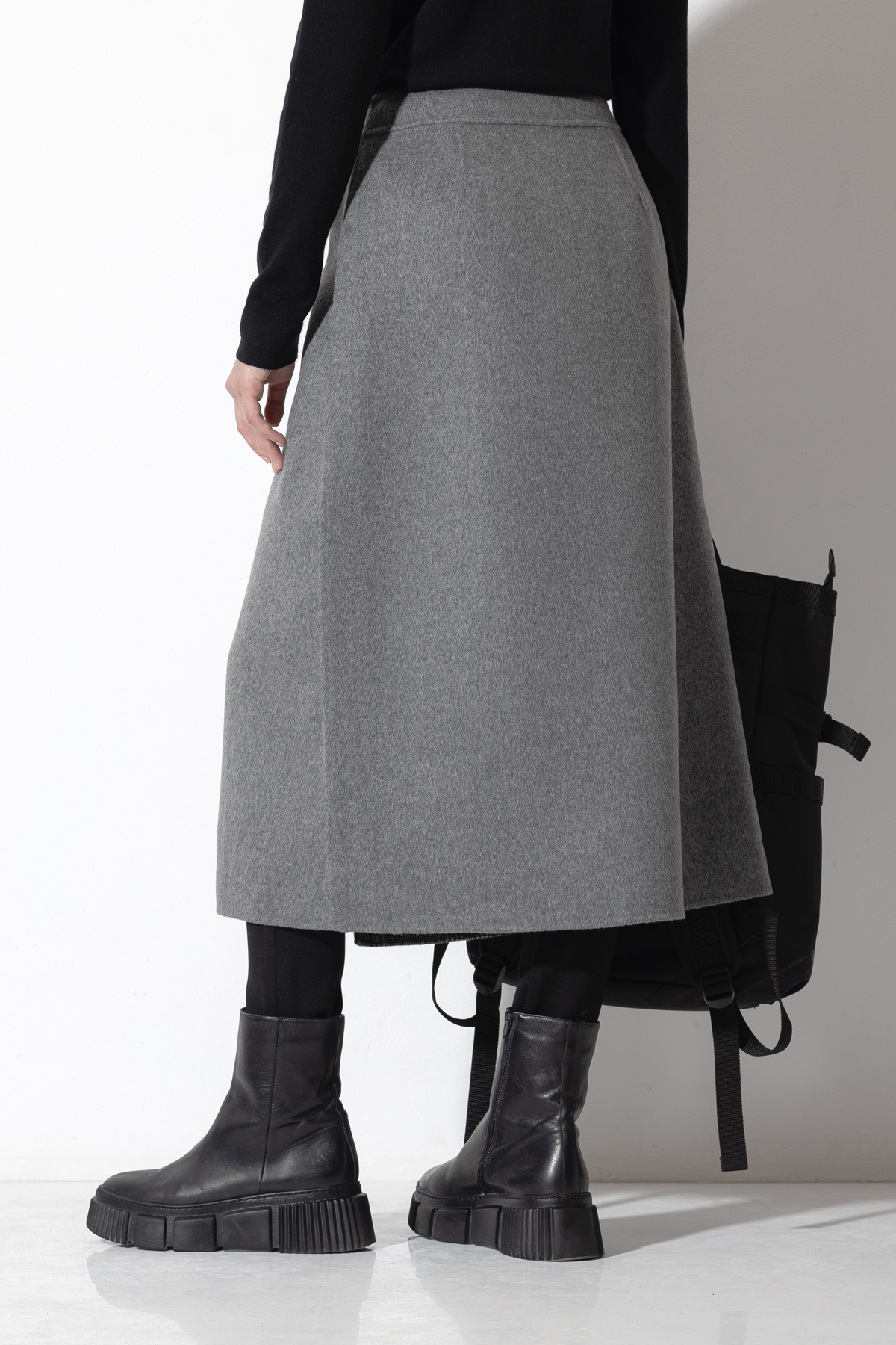 Skirt VASSA CODE, пол female, цвет Серый