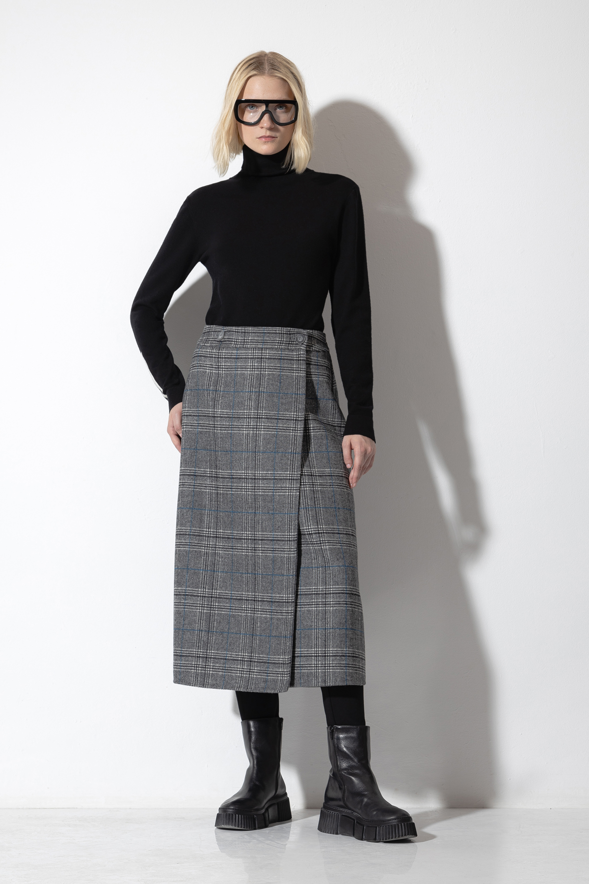 Skirt VASSA CODE, пол female, цвет Серый