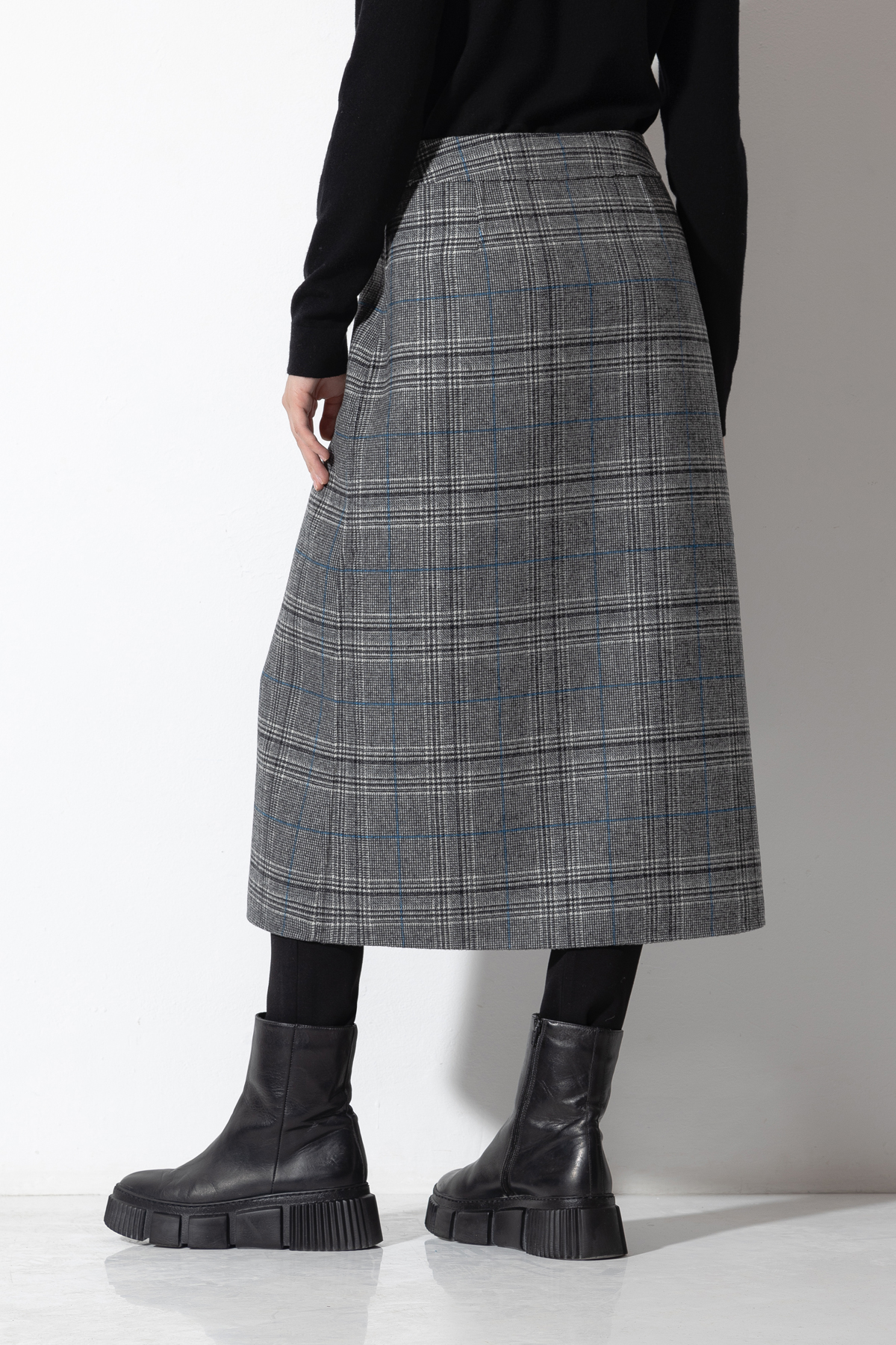 Skirt VASSA CODE, пол female, цвет Серый