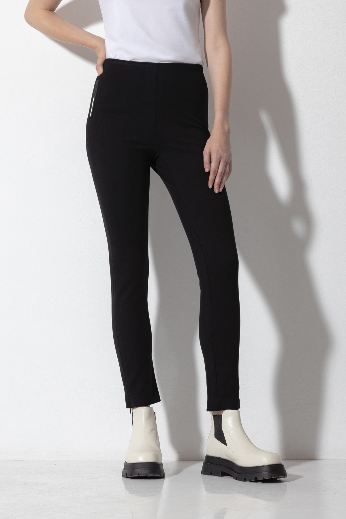 Леггинсы VASSA CODE, пол женский, цвет черный