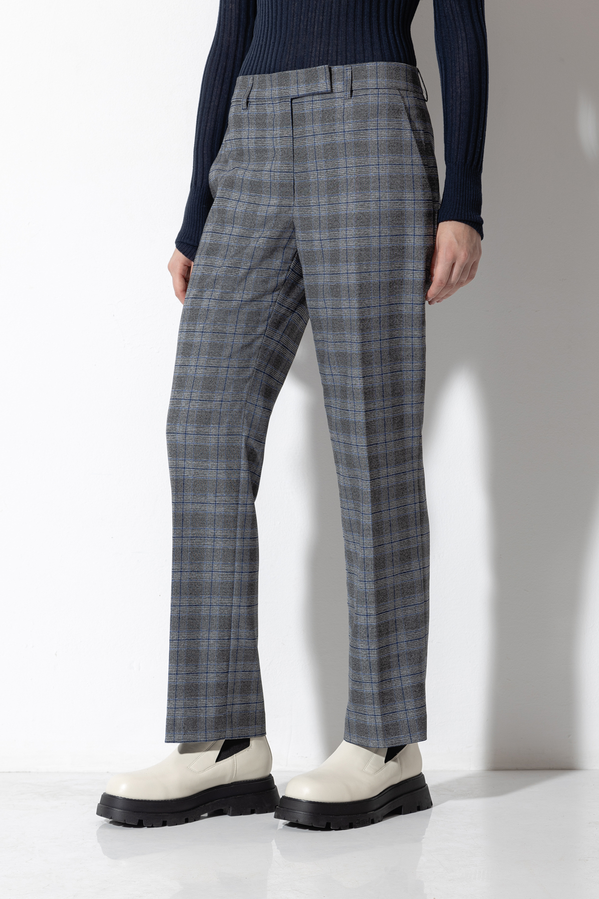 Прямые брюки VASSA CODE, пол женский, цвет серый