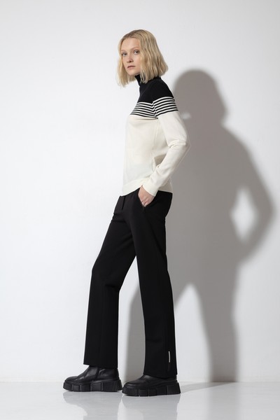 Прямые брюки VASSA CODE, пол женский, цвет черный, фото №2