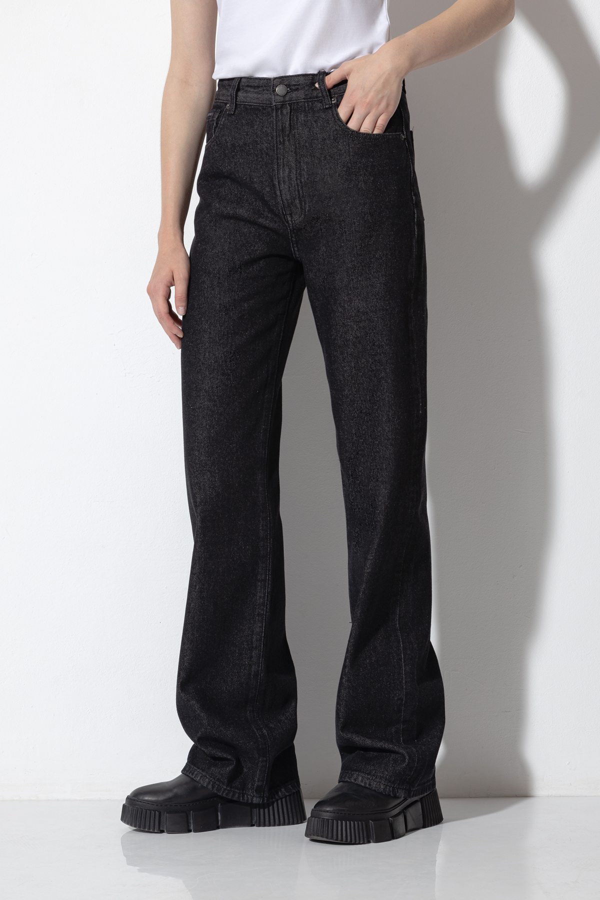 Джинсы Chelsea High Rise VASSA CODE, пол женский, цвет черный