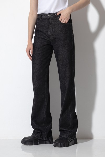 Джинсы Chelsea High Rise VASSA CODE, пол женский, цвет черный, фото №4