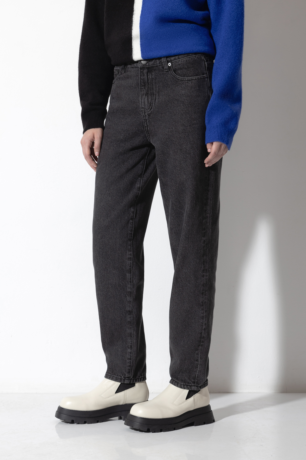 Джинсы Mom Fit VASSA CODE, пол женский, цвет черный