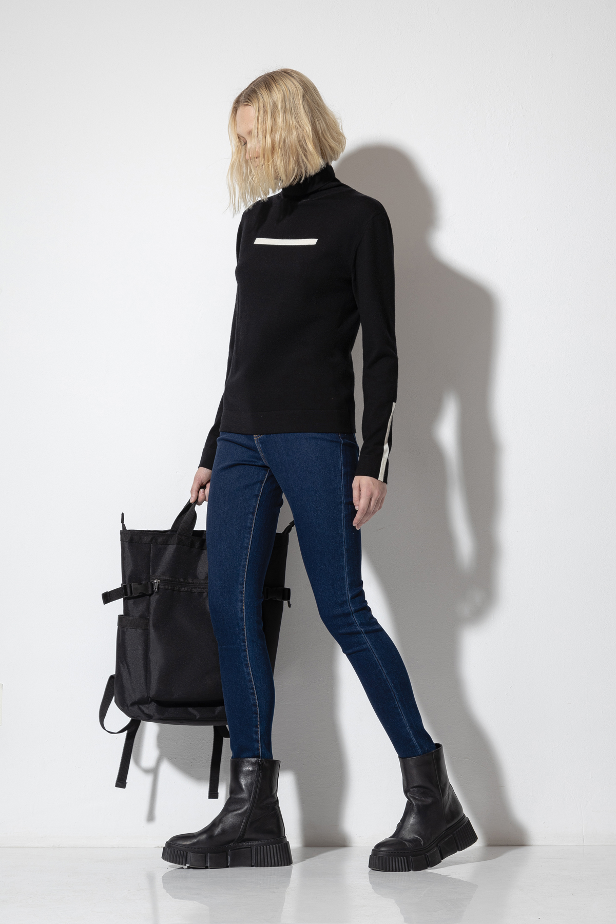 Jeans VASSA CODE, пол female, цвет Синий