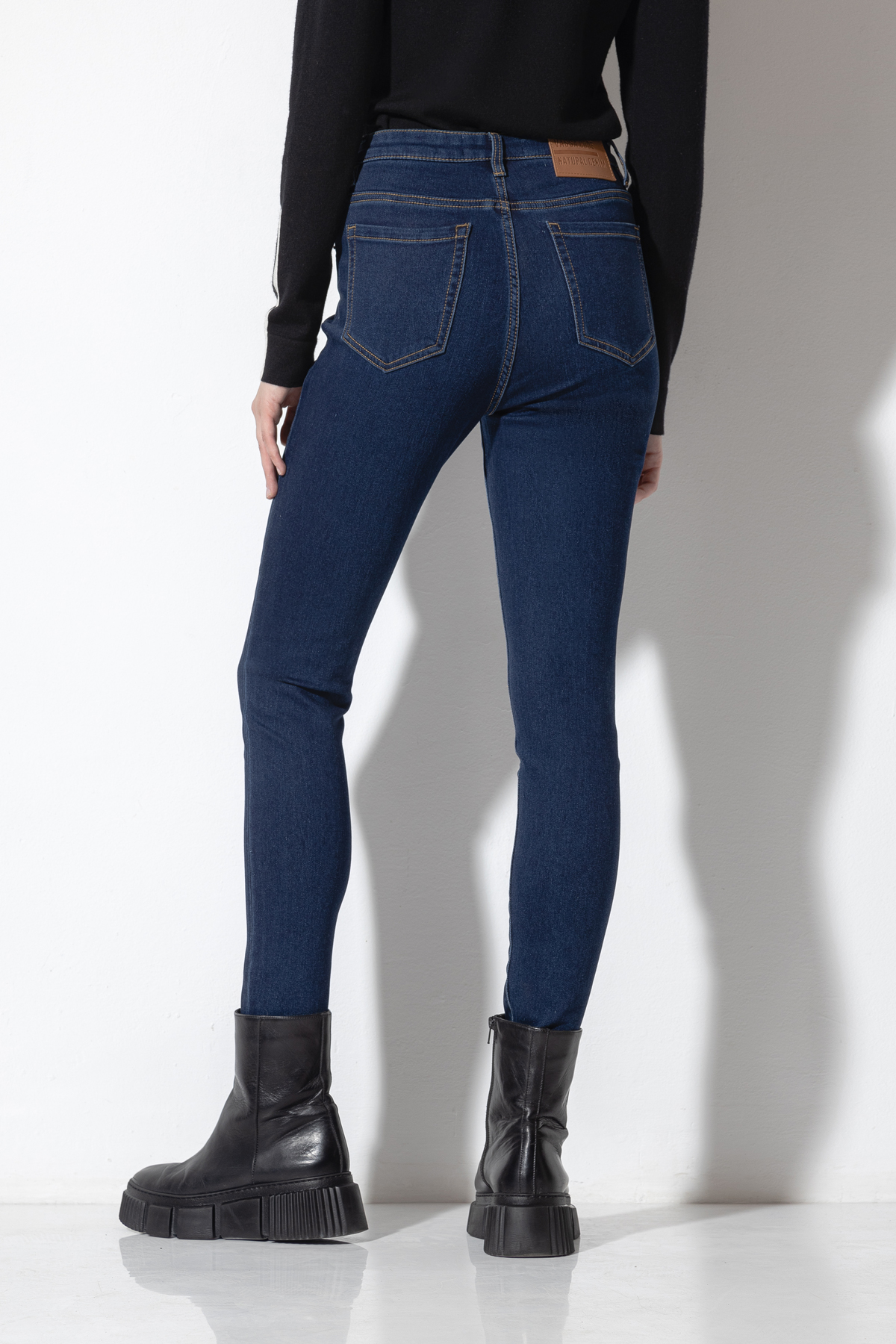 Jeans VASSA CODE, пол female, цвет Синий