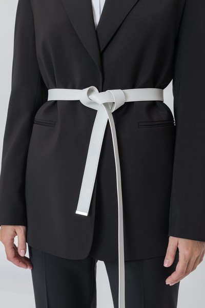 Кожаный ремень с металлической пряжкой VASSA&Co, пол женский, цвет белый, фото №2