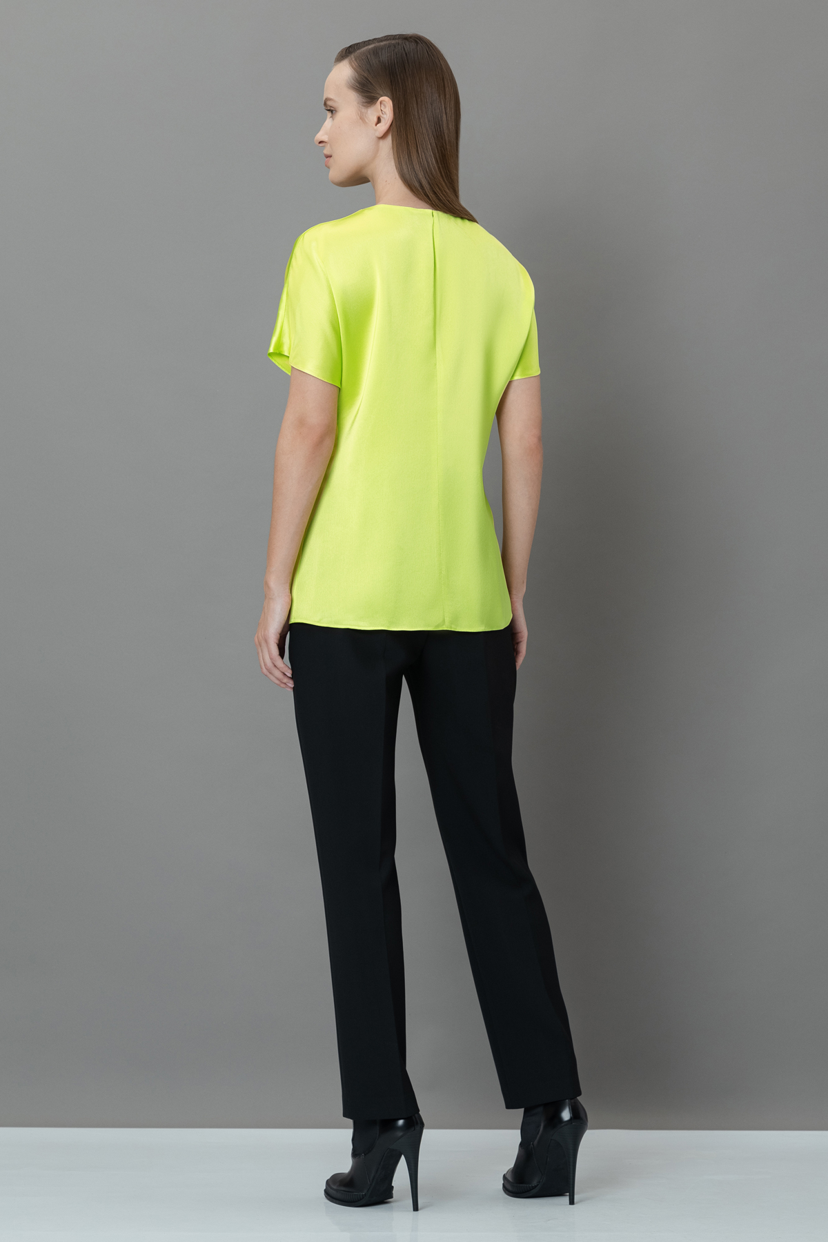 Блузка VASSA&Co, пол женский, цвет желтый