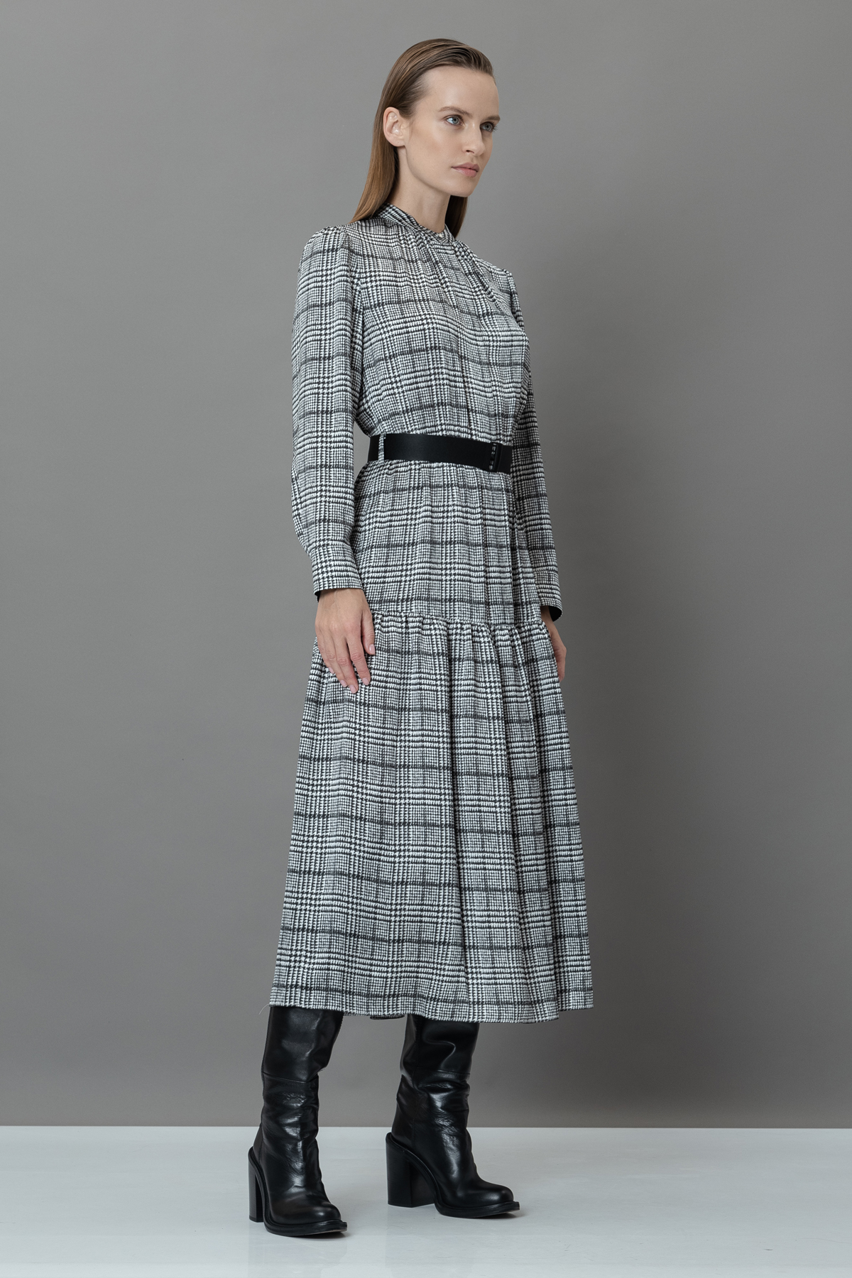 Платье VASSA&Co, пол женский, цвет серый