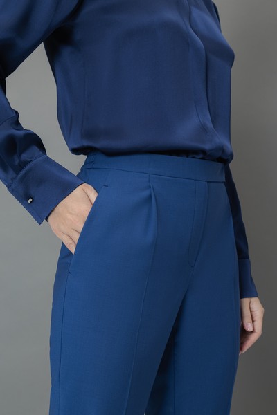 Зауженные брюки VASSA&Co, пол женский, цвет синий, фото №2