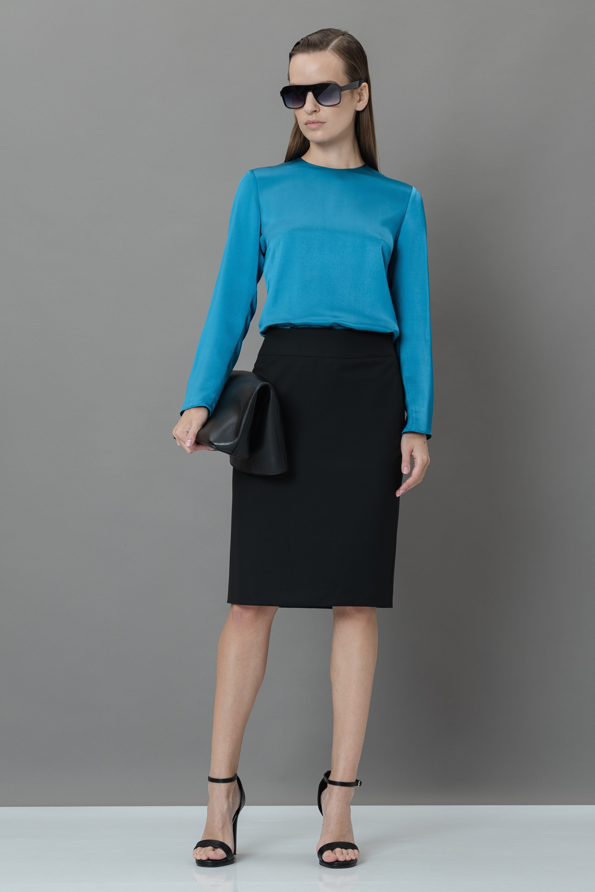 Блузка из вискозы VASSA&Co, пол Женский, цвет Голубой