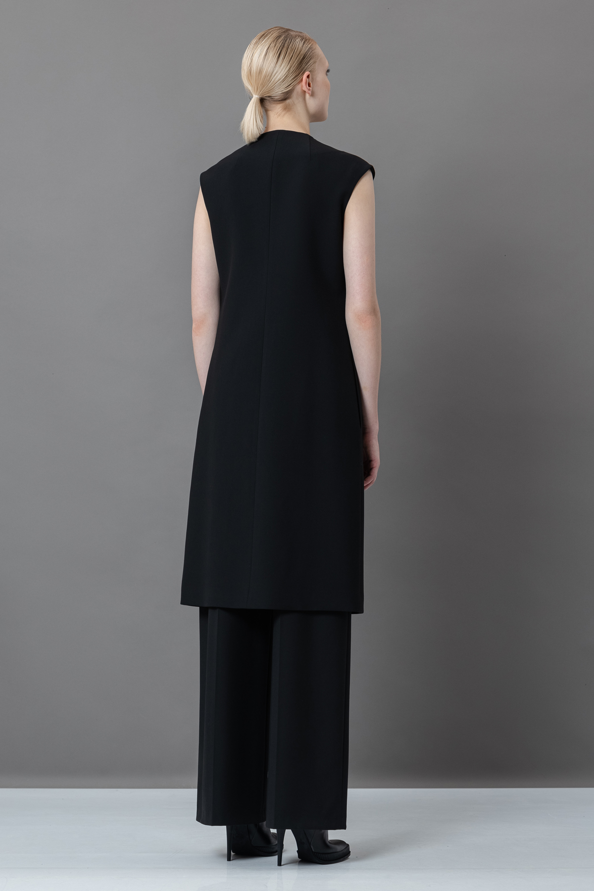 Жилет на молнии VASSA&Co, пол female, цвет Black