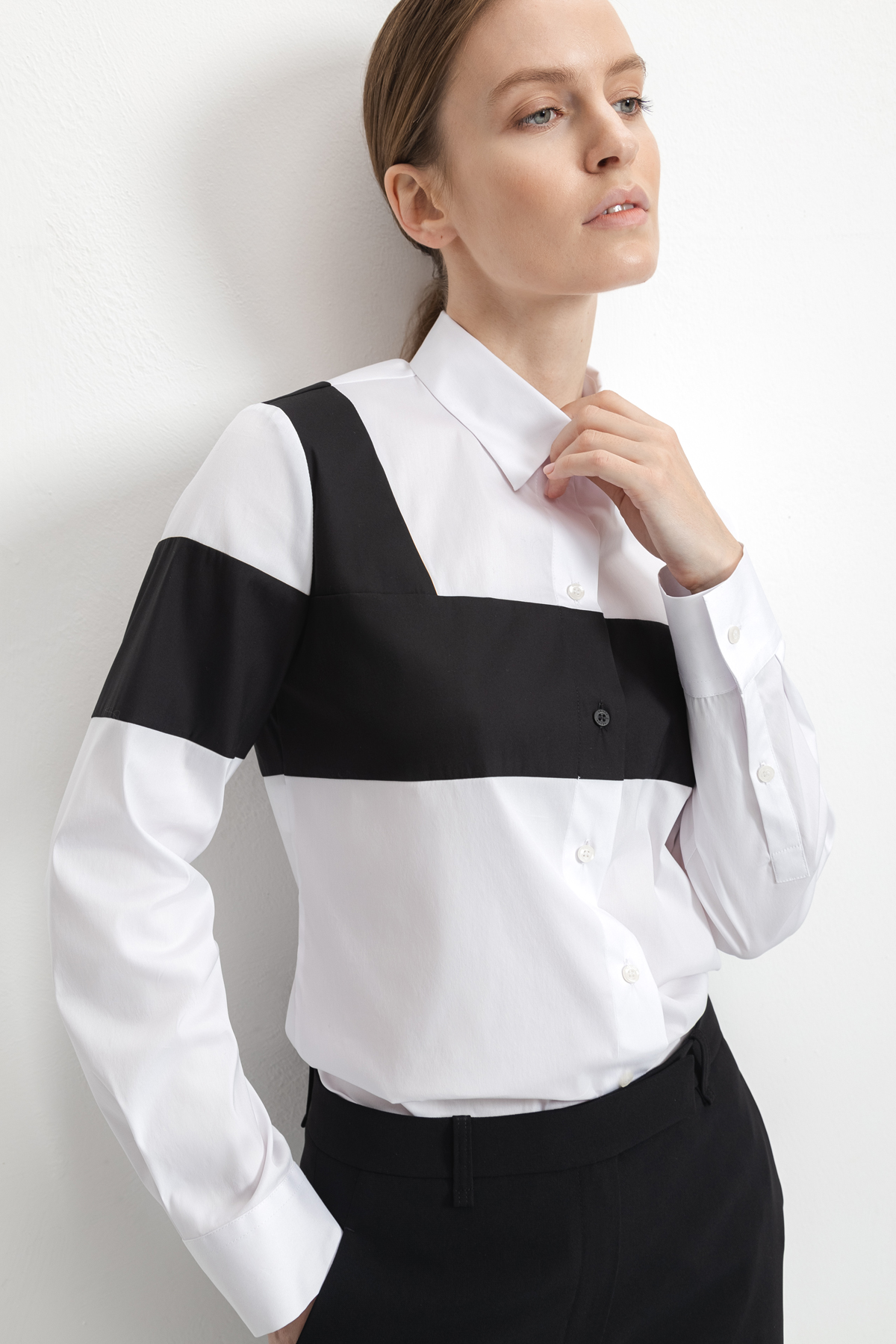 Блузка с графичным принтом VASSA&Co, пол female, цвет white