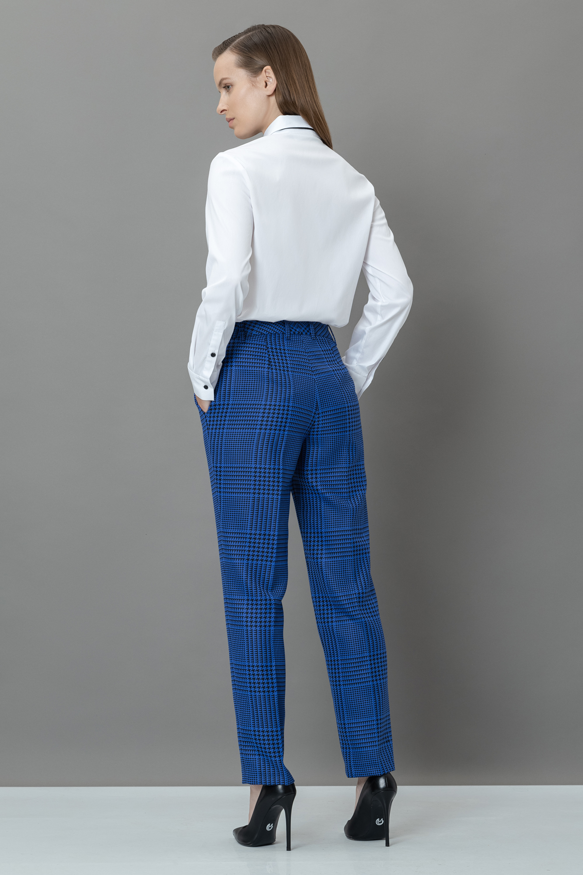 Брюки VASSA&Co, пол женский, цвет синий