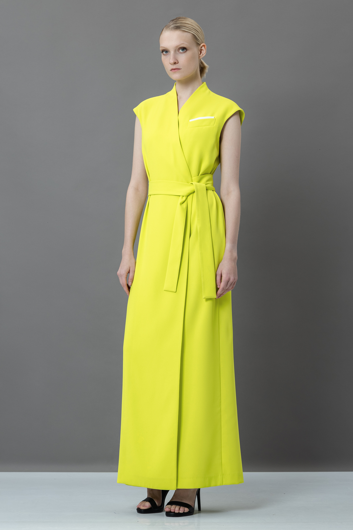 Платье на запах VASSA&Co, пол женский, цвет желтый