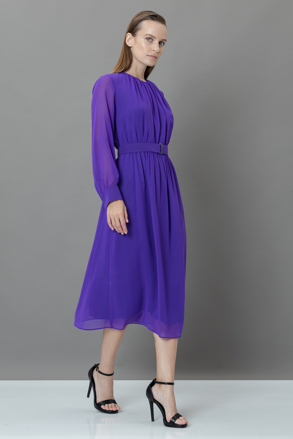 Платье акцентного цвета VASSA&Co, пол female, цвет violet