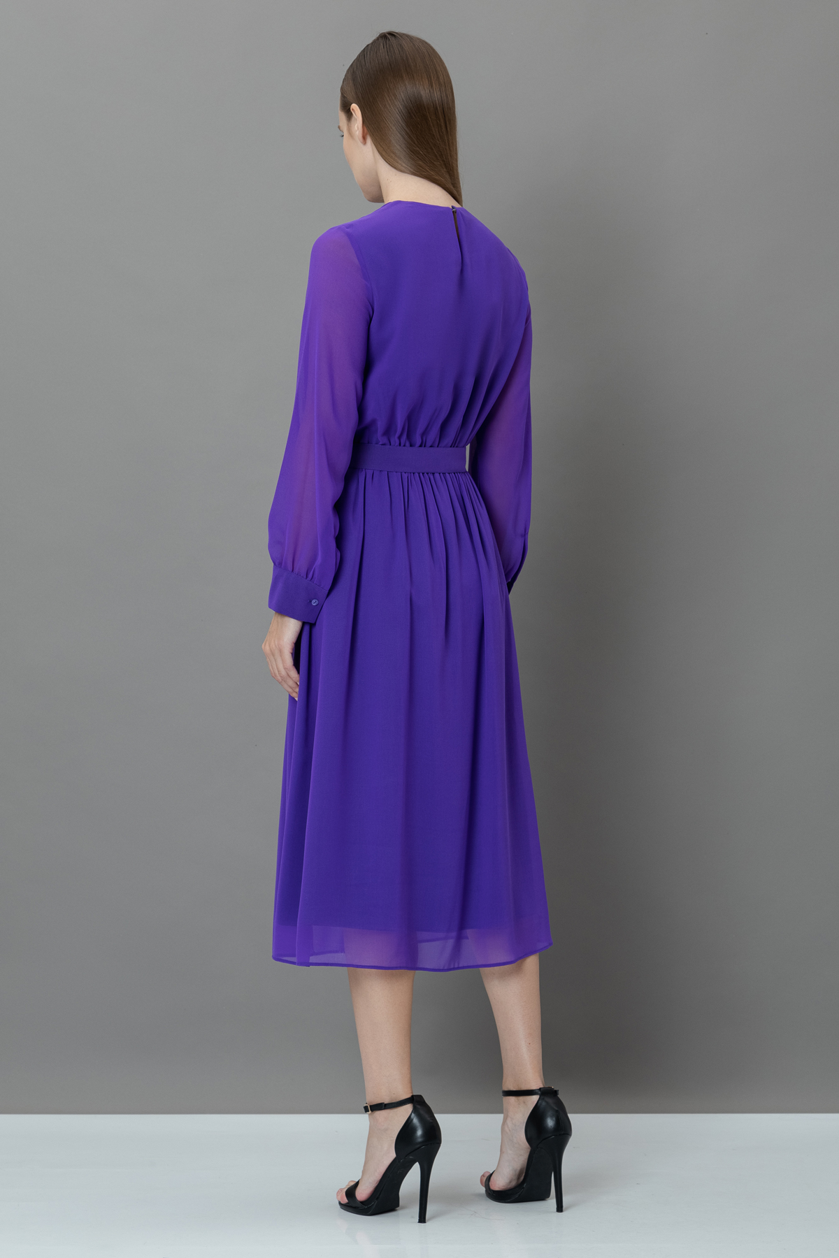 Платье акцентного цвета VASSA&Co, пол female, цвет violet