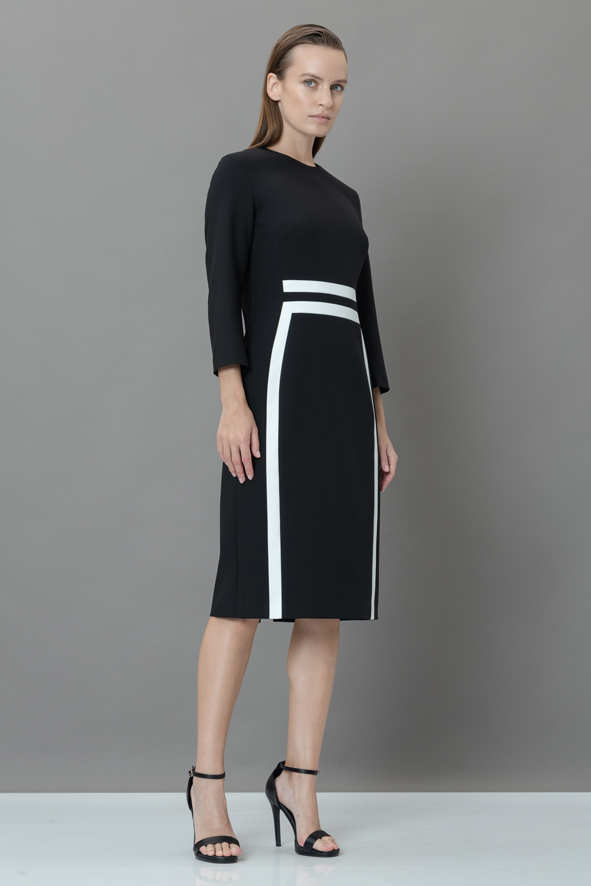 Платье с контрастной отделкой VASSA&Co, пол female, цвет black