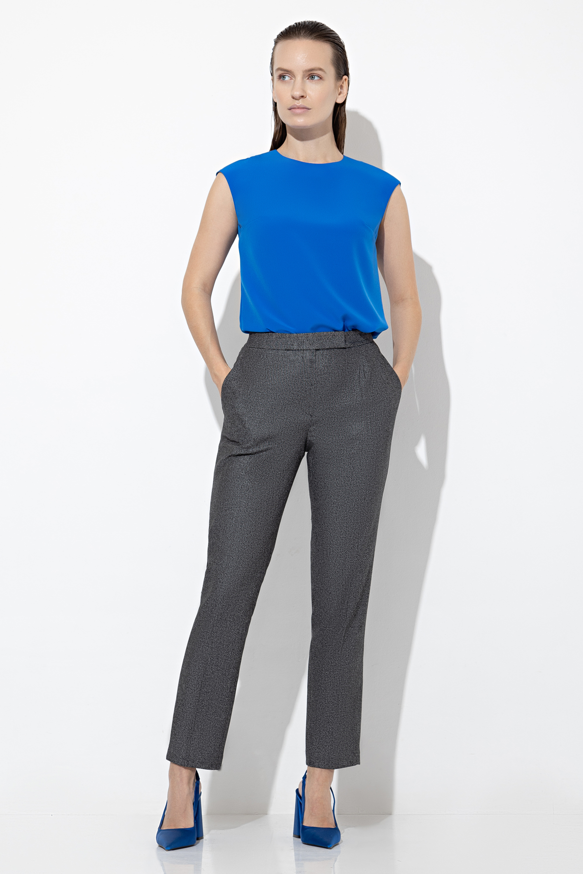 Брюки VASSA&Co, пол женский, цвет серый