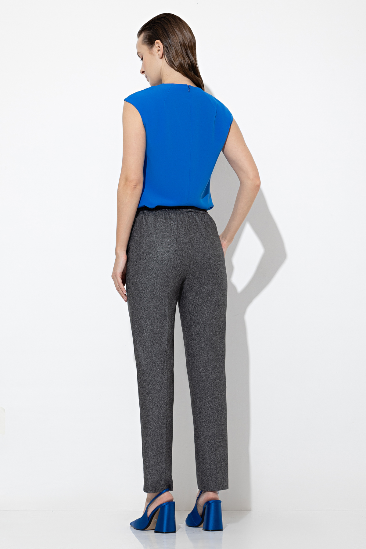 Брюки VASSA&Co, пол женский, цвет серый