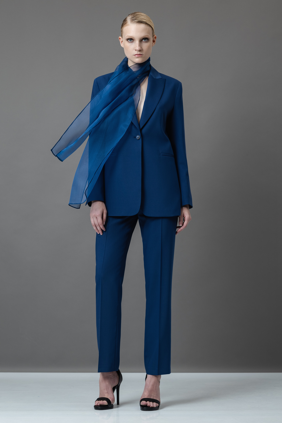 Жакет со съемным шарфом из шелка VASSA&Co, пол женский, цвет синий