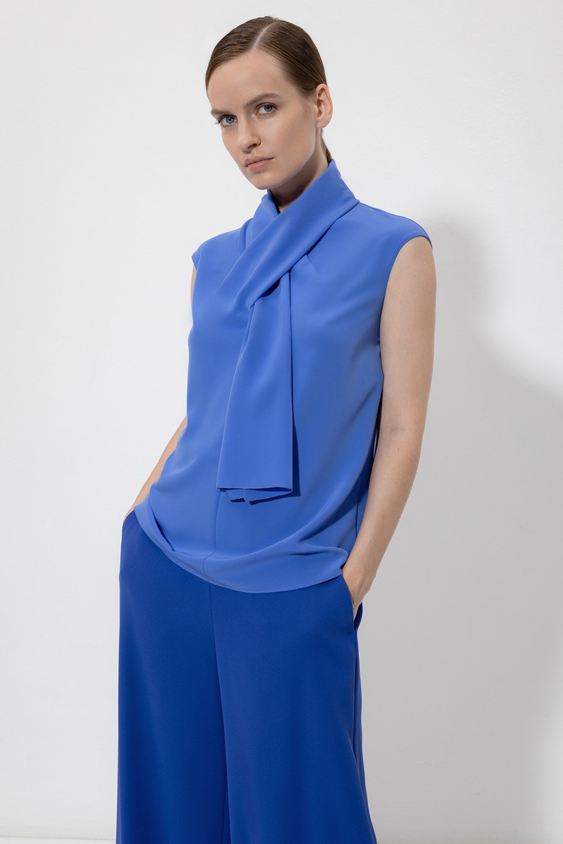 Блузка с асимметричным воротником VASSA&Co, пол female, цвет Синий, фото №4