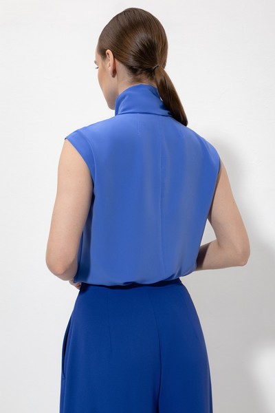 Блузка с асимметричным воротником VASSA&Co, пол женский, цвет синий, фото №2