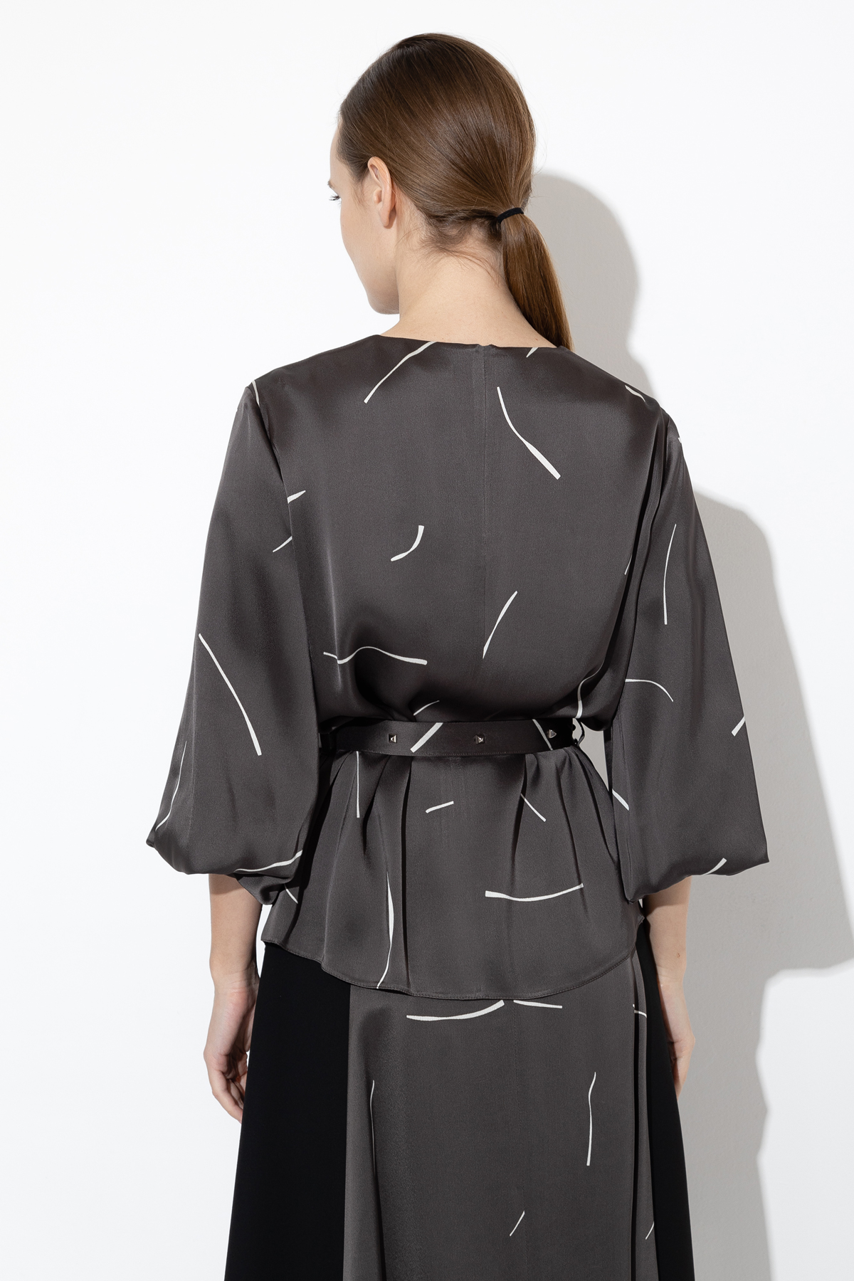 Блузка с широкими рукавами VASSA&Co, пол женский, цвет коричневый